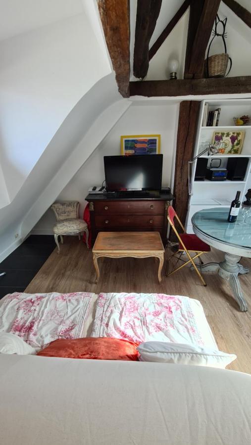 Appartement Coeur De Paris Avec Vue Sur Les Toits Exterior foto